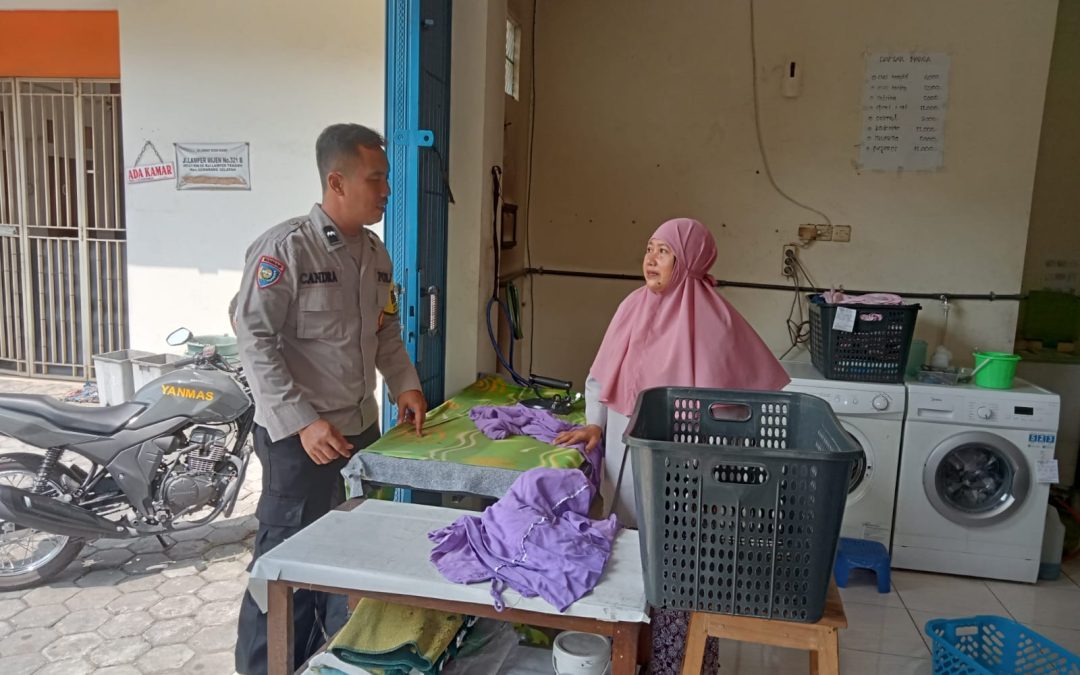 Sambangi Laundry Di RT 7 RW 6 Lamper Tengah, Aipda Candra Marmesa Serap Informasi Kerawanan