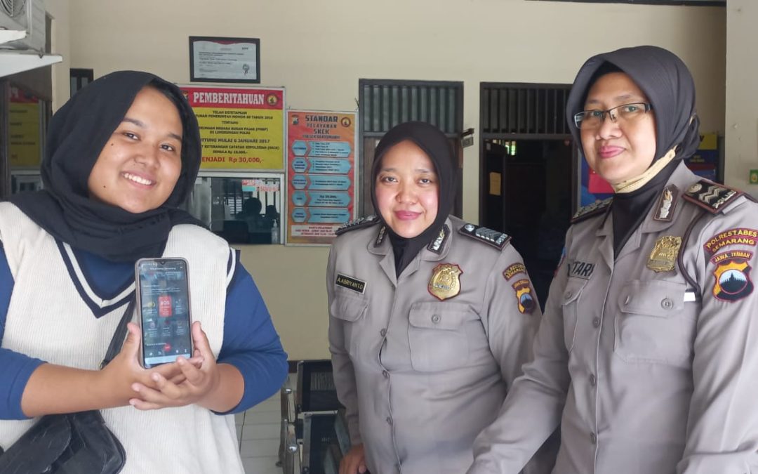 Permudah Masyarakat Dalam Mengakses Fasilitas Kepolisian, Polwan Polsek Banyumanik Sosialisasi Aplikasi LIBAS