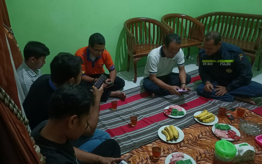 Hadiri Pertemuan Warga RT 1 RW 11 Kelurahan Pedurungan Apitu Dwi Imam Kenalkan Aplikasi Libas
