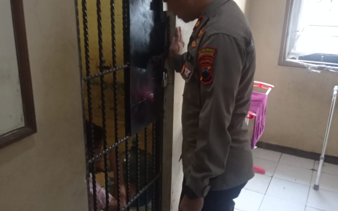 Pantau Kondisi Tahanan, Kapolsek Ngaliyan Lakukan Pengecekan