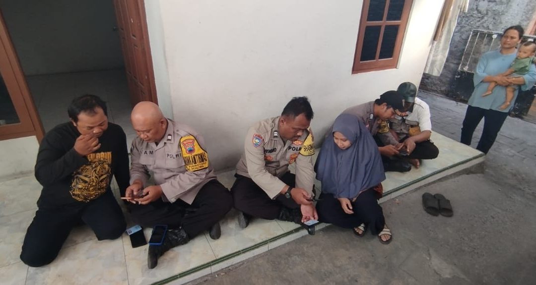 Polsek Ngaliyan Mengajak Warga Kelurahan Purwoyoso Membentuk RT SMART Di Aplikasi LIBAS