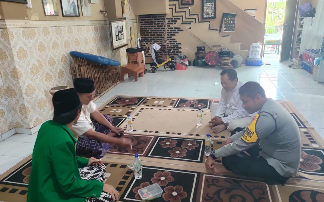 Sambang Tokoh Agama RT 1 RW 2 Pleburan, Aipda Suhartanto Serap Aspirasi Warga