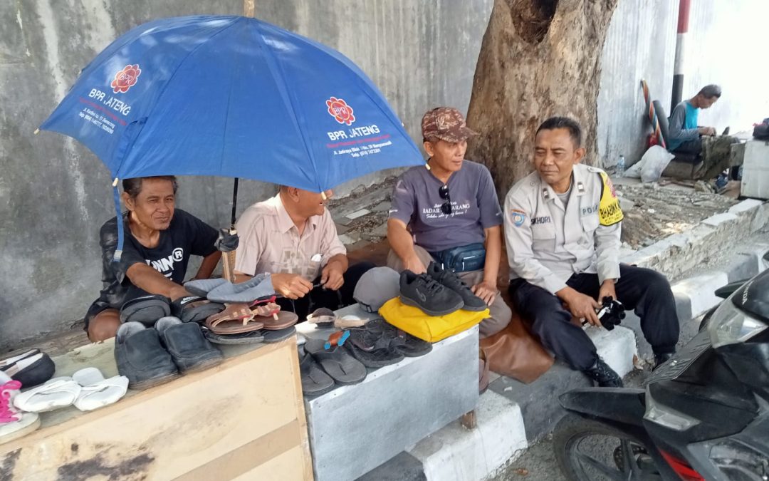 Sambang Wilayah, Aiptu Imam Buchari Serap Aspirasi Warga RT 1 RW 4 Barusari