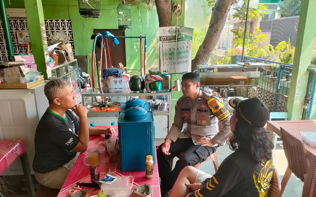 Jalin Komunikasi Bersama Warga RT 9 RW 2 Pleburan, Aipda Suhartanto Serap Aspirasi Masyarakat