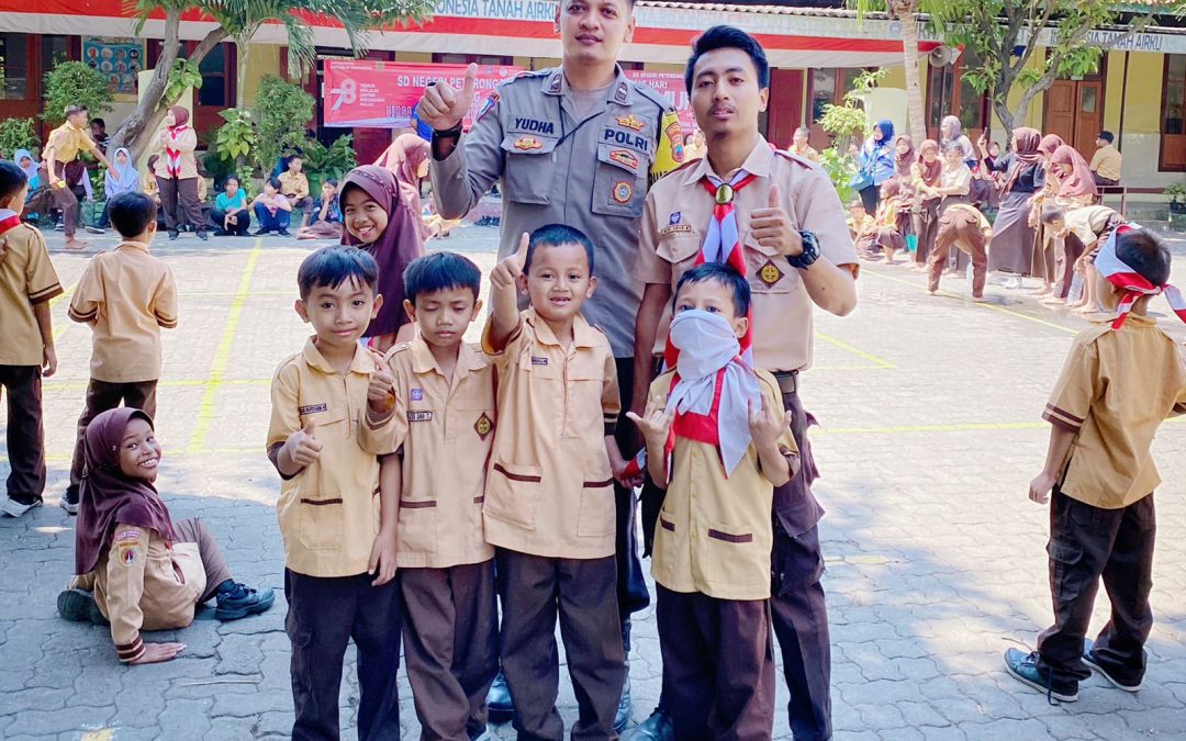 Wujud Polisi Sahabat Anak, Aipda Yudha Sambang SD Peterongan Semarang