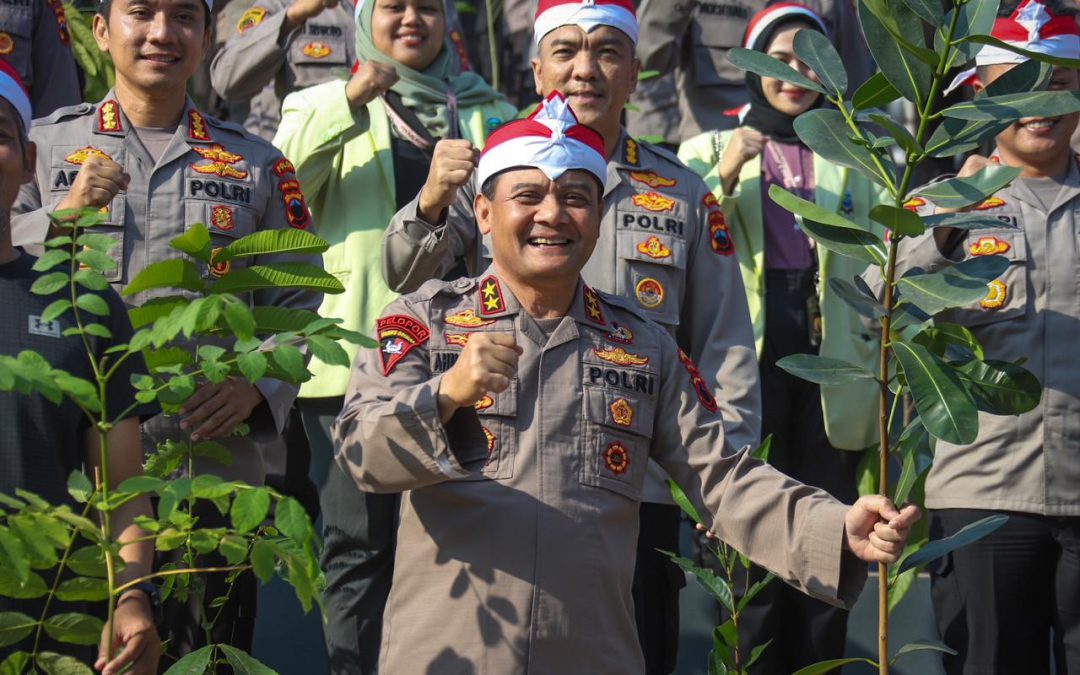 Kapolda Jateng tanam Ribuan Pohon Di Kawasan Penyangga Air Gunungpati Semarang