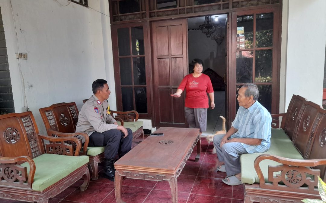 Jalin Kedekatan Dengan Masyarakat, Aiptu I Yadi Yanto Sambang RT 3 RW 10 Wonodri