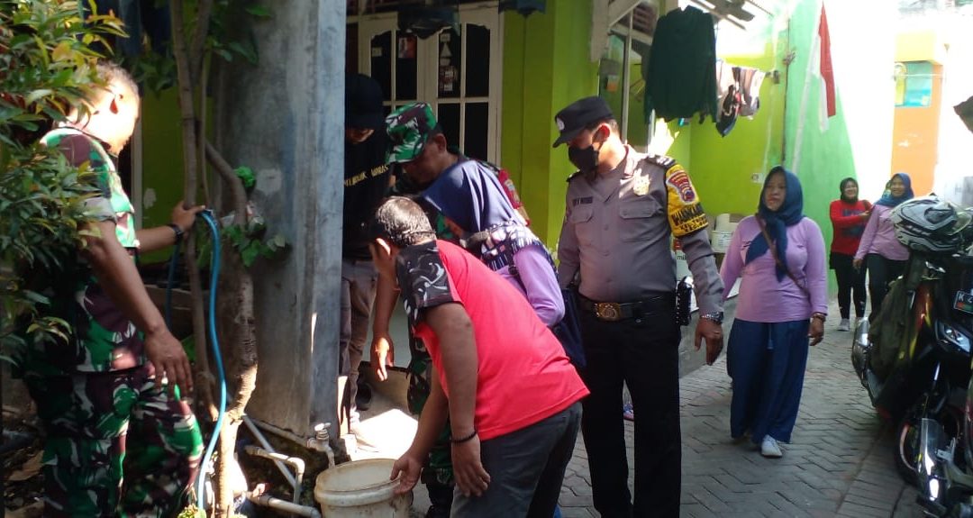 Cegah DBD Aiptu Edy Setyo PJN Di RT 4 RW 4 Kelurahan Trimulyo Genuk