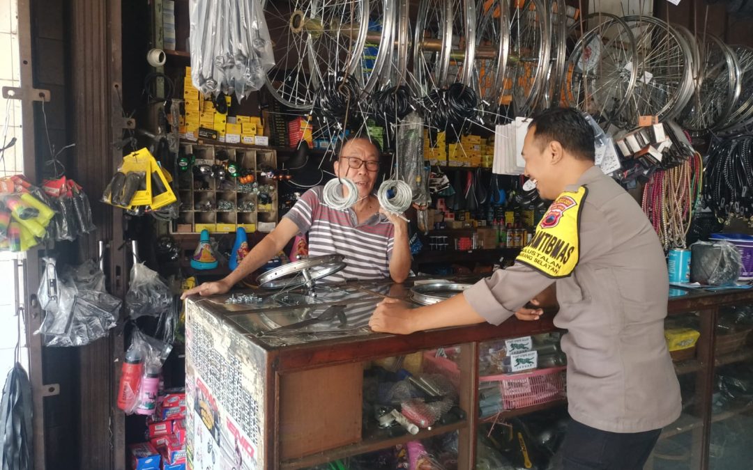 Jalin Komunikasi, Bripka Teguh IB Sambang Bengkel Sepeda Bulustalan