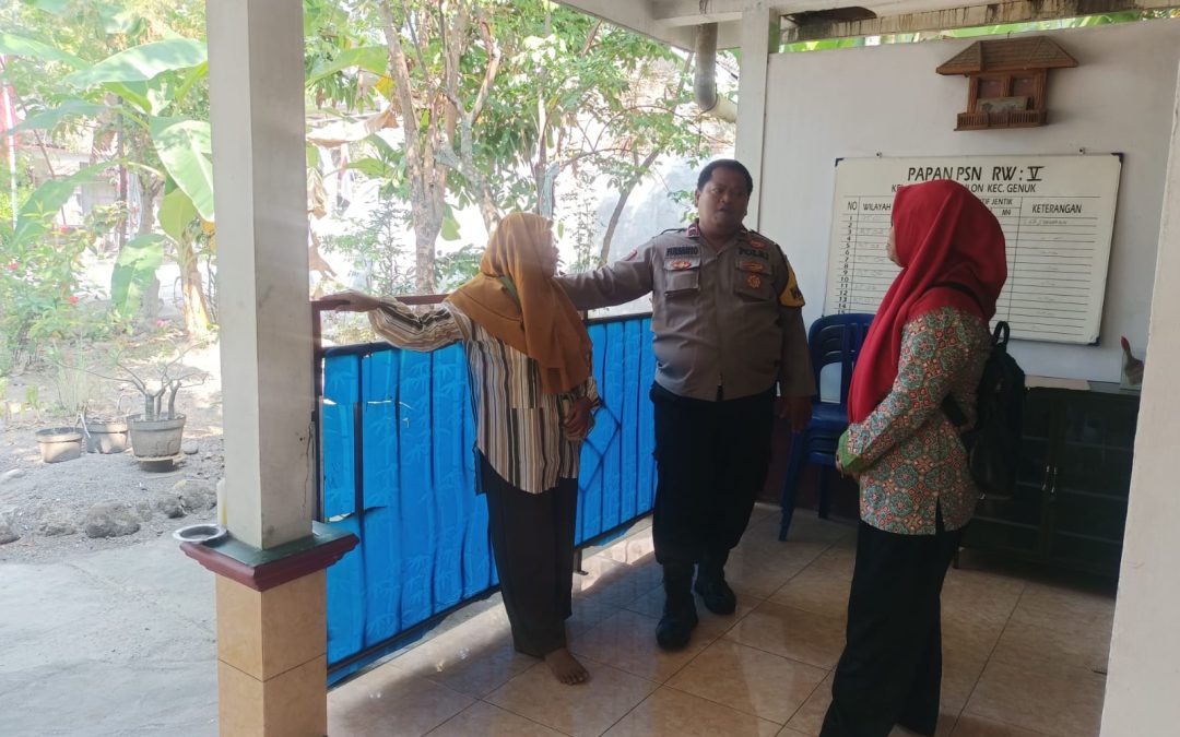 Cegah Kriminalitas Bhabinkamtibmas Blusukan Di RT 3 RW 5 Bangetayu Kulon