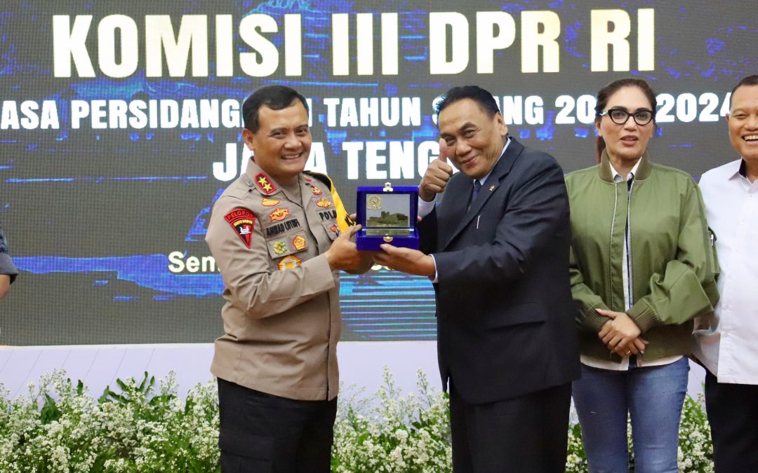 WEBSITE RESMI POLRESTABES SEMARANG | POLISI HEBAT SEMARANG