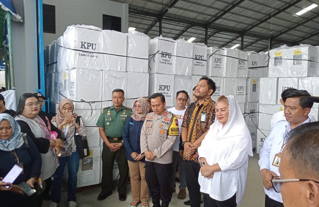 Distribusi Logistik Pemilu Semarang Dimulai: Polisi, Pemerintah, dan KPU Berkolaborasi untuk Keamanan Distribusi