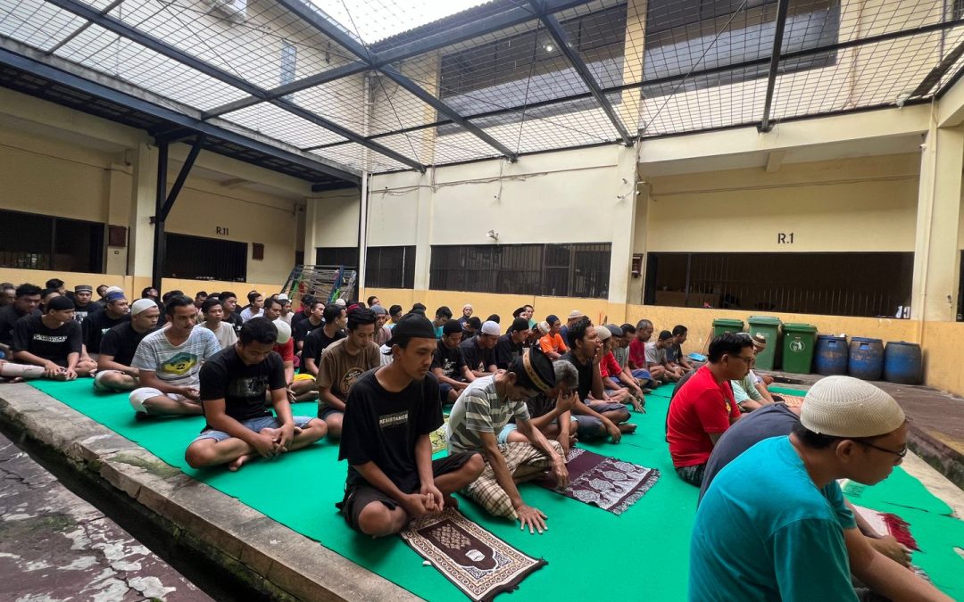 Fasilitasi Narapidana Polrestabes Semarang Gelar Sholat Id Didalam Sel