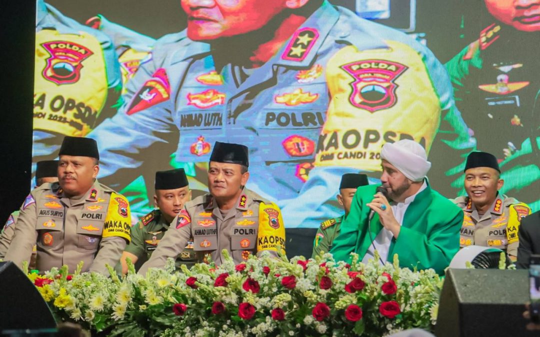 Kapolda Jateng Irjenpol Ahmad Luthfi di hadapan majelis Sholawat mohon restu agar seluruh Polisi Jateng menjadi Polisi yang baik