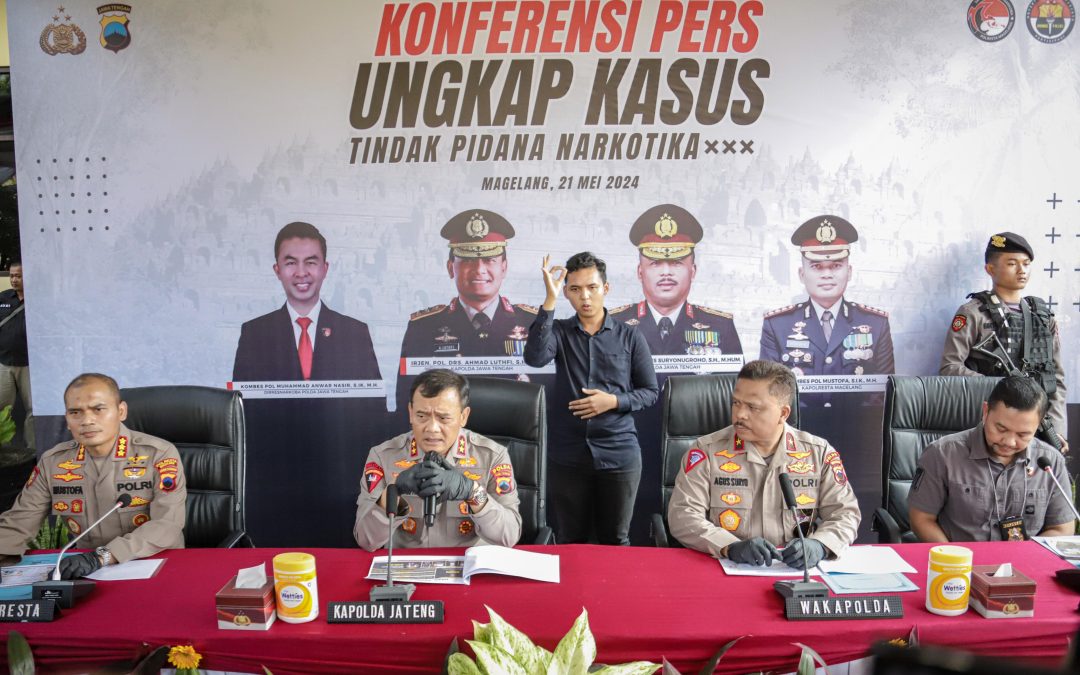 Irjen Pol Ahmad Luthfi; Pimpin Conference Pers ungkap Jaringan Narkoba Antar Propinsi