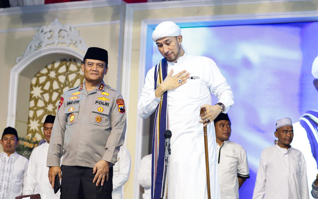 Irjen Pol Ahmad Luthfi bersama Habib Ali Zainal Abidin Assegaf; Jawa tengah Bersholawat untuk Indonesia Maju dan Damai