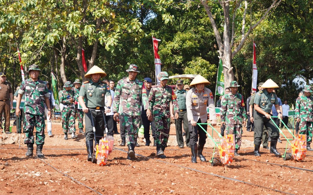 Kapolda Jateng Bersama Pangdam IV Diponegoro Sinergikan Upaya Mewujudkan Ketahanan Pangan