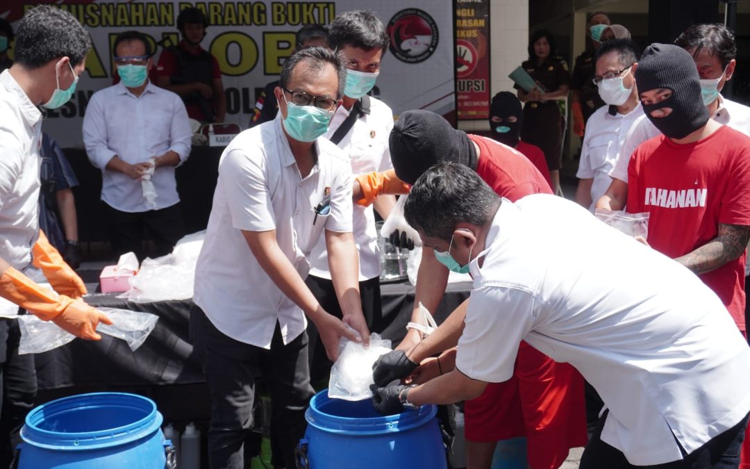 Ditresnarkoba Polda Jateng Tunjukkan Teknik Baru Musnahkan Sabu-Sabu Dengan Aman dan Efisien