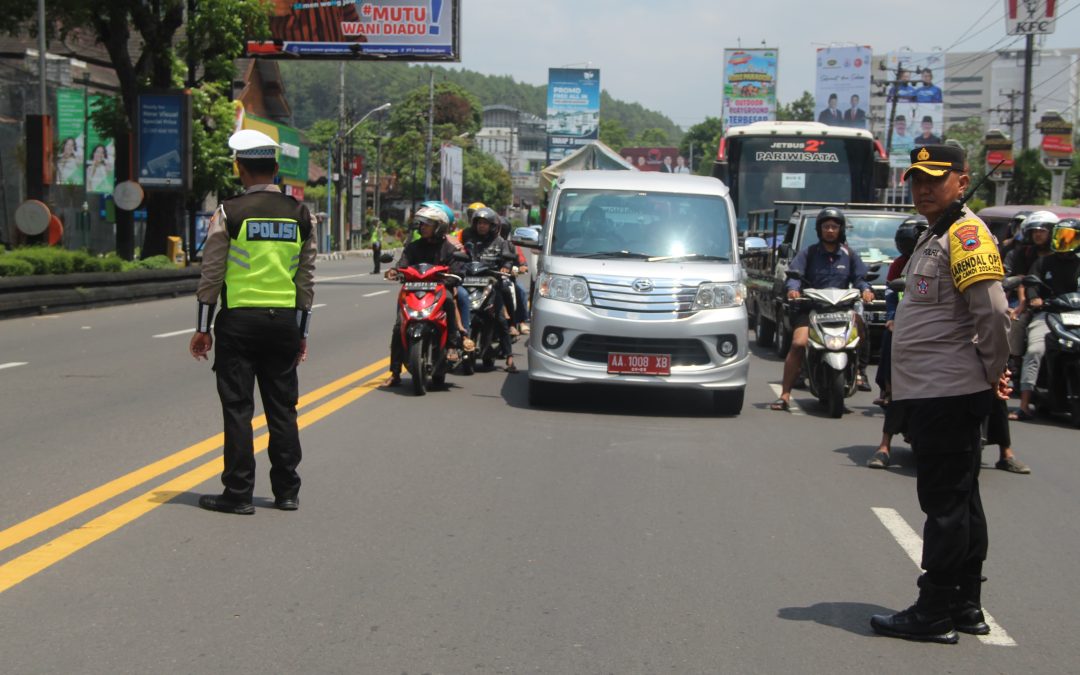 Pengawalan Ketat Polda Jateng dan Dukungan Warga Magelang Warnai Kepulangan Presiden Prabowo