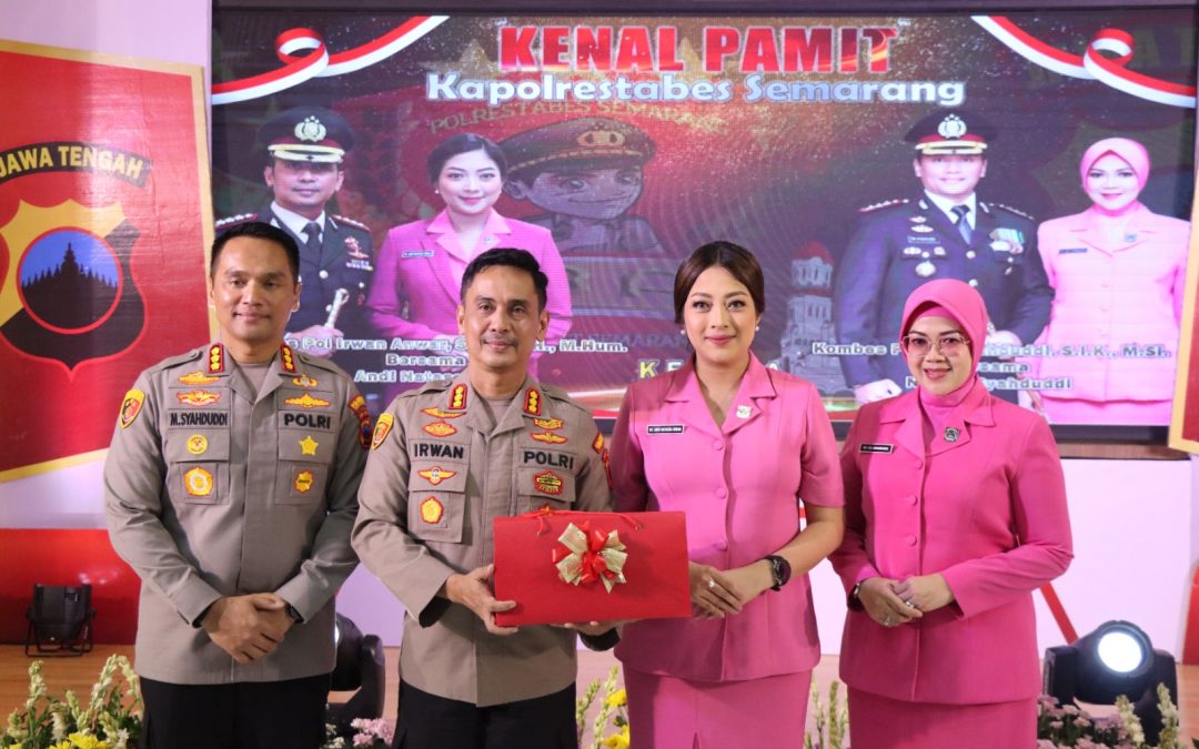 Polrestabes Semarang Gelar Upacara Walcome And Farewell Parade