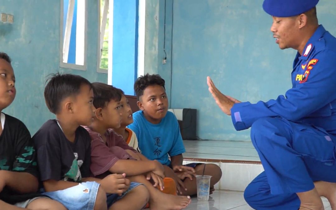 Tidak Hanya Menjaga Laut, Aipda Bambang; Juga Menjaga Masa Depan Anak Pesisir