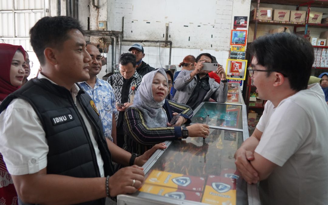 Dinperindag bersama Satgas Pangan Polrestabes Semarang Pantau Harga Beras dan Minyak di Pasar Tradisional