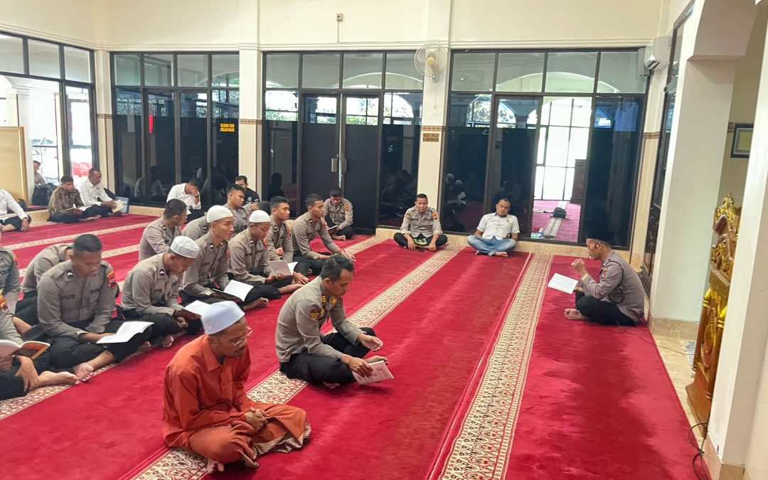 Polrestabes Semarang Gelar Kegiatan Keagamaan untuk Meningkatkan Iman Selama Ramadan 1446 H/2025 M