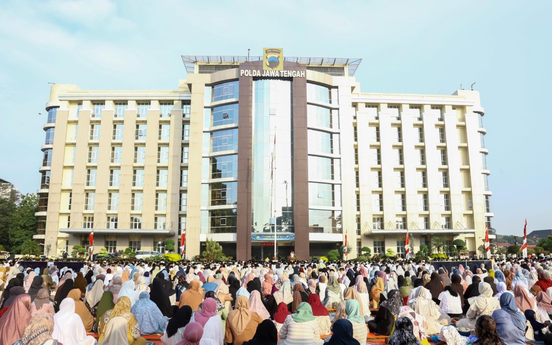 Shalat Idul Fitri di Halaman Polda Jateng, Momentum Silaturahmi antara Polri dan Masyarakat