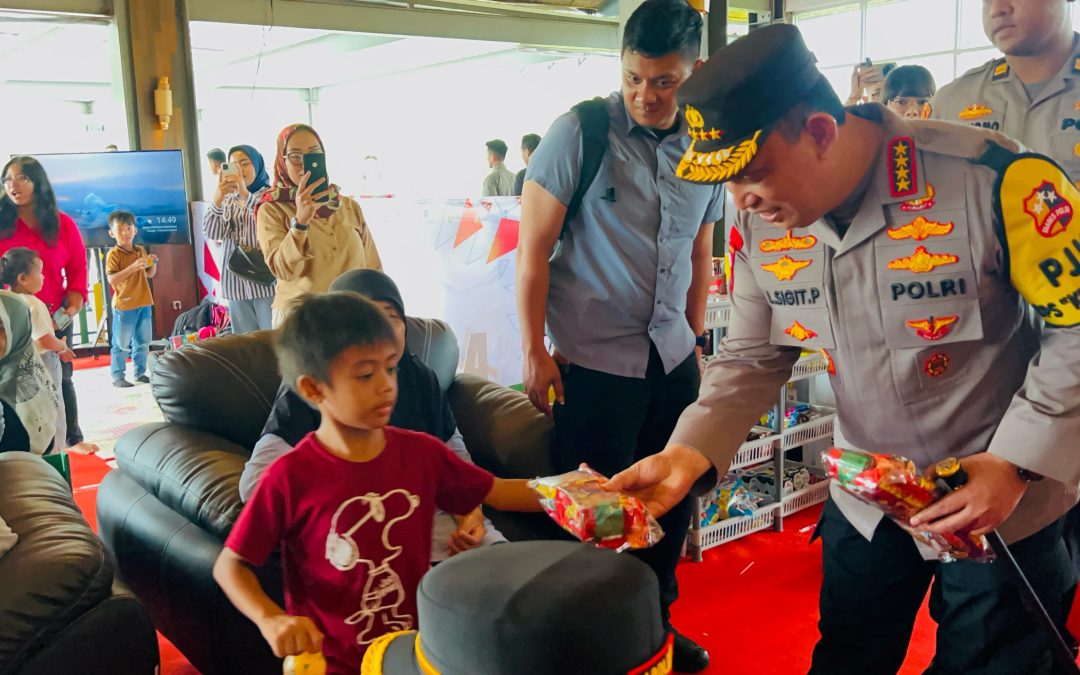 Tinjau Rest Area KM 456, Kapolri Instruksikan Jajaran Maksimal Beri Pelayanan dan Atur Lalin Arus Balik
