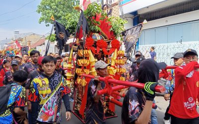 POLSEK SEMARANG TENGAH AMANKAN KIRAB RITUAL SHEJIT DAN HUT KLENTENG HWIE TEK BIO KE-117