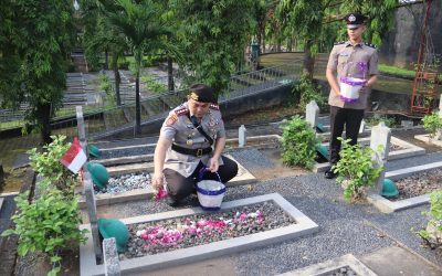 Polda Jateng Ziarahi TMP Giri Tunggal, Kenang Jasa Pahlawan Jelang HUT Bhayangkara Ke-79