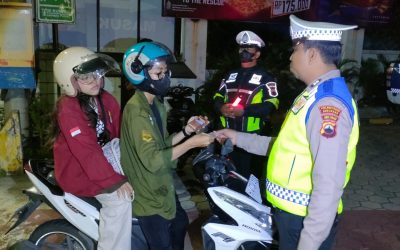 POLSEK BANYUMANIK LAKSANAKAN PENINDAKAN PELANGGARAN LALU LINTAS DALAM OPS PATUH CANDI 2025