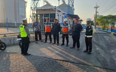 UNIT LANTAS POLSEK KPTE LAKSANAKAN OPS PATUH CANDI 2025 DI KAWASAN PELABUHAN TANJUNG EMAS