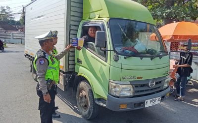 POLSEK MIJEN UNIT LANTAS MELAKSANAKAN OPERASI PATUH CANDI 2025 DI WILAYAH MIJEN .