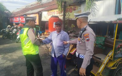Edukasi Tertib Berlalu Lintas di Pasar Gayamsari, Wujud Nyata Ops Patuh Candi 2025